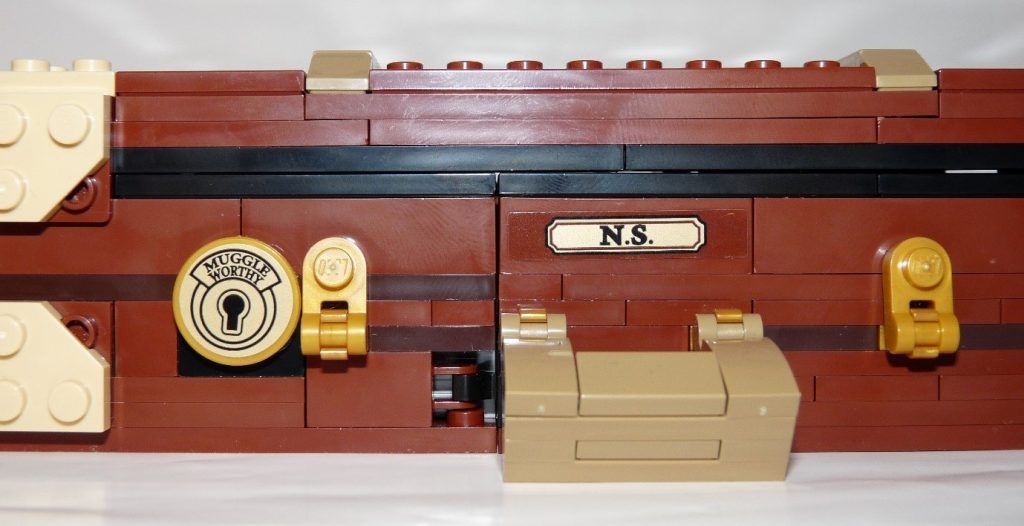 Lego fantastic beasts discount suitcase